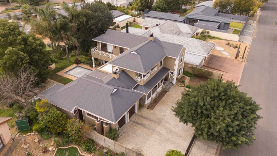 4 Bedroom Property for Sale in Panorama Western Cape